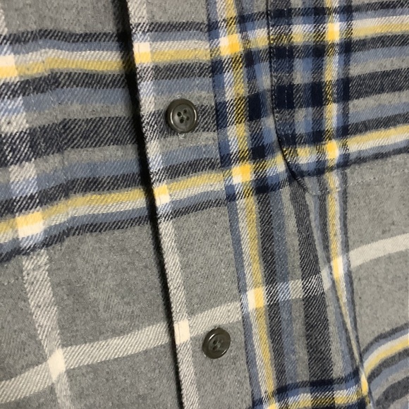 Mens Old Navy Plaid Flannel Button Down Shirt, Regular Fit, Medium - Picture 2 of 5